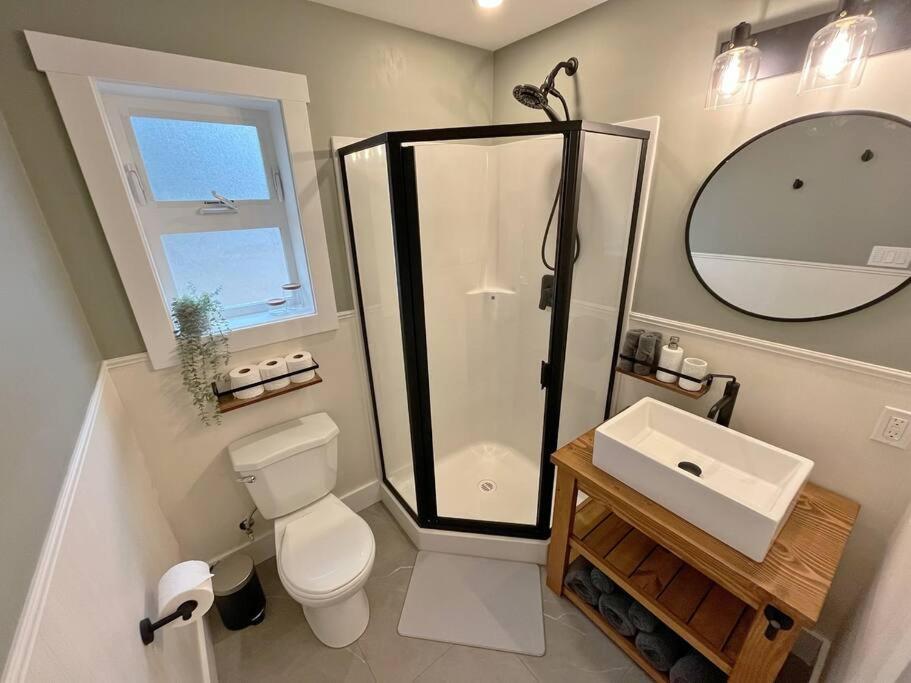 Modern Studio With Soft Tub And Mountain Views - Ratcliffe Guest Suite Duncan Zewnętrze zdjęcie